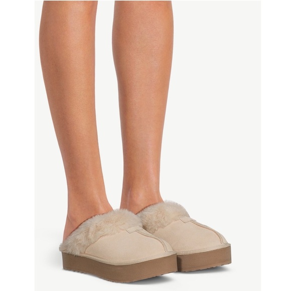 Joyspun Women’s Suede Platform Slippers - Picture 1 of 5